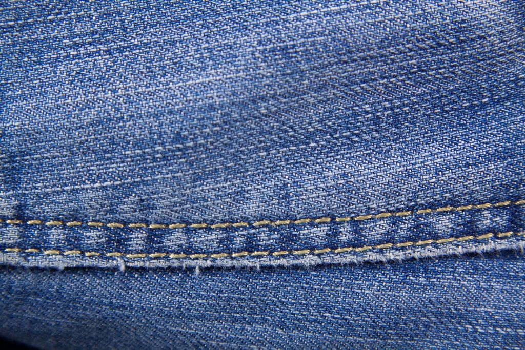 L’economia sostenibile: ecco un nuovo processo che consente di riciclare il tessuto dei jeans