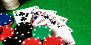 Chia bài thành nhiều nhóm là Cách chơi xì dách V8CLUB không thua